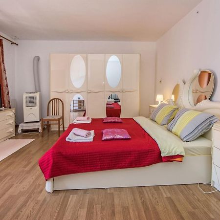 Two Bed Rooms Fortuna Near The Beach Пореч Экстерьер фото